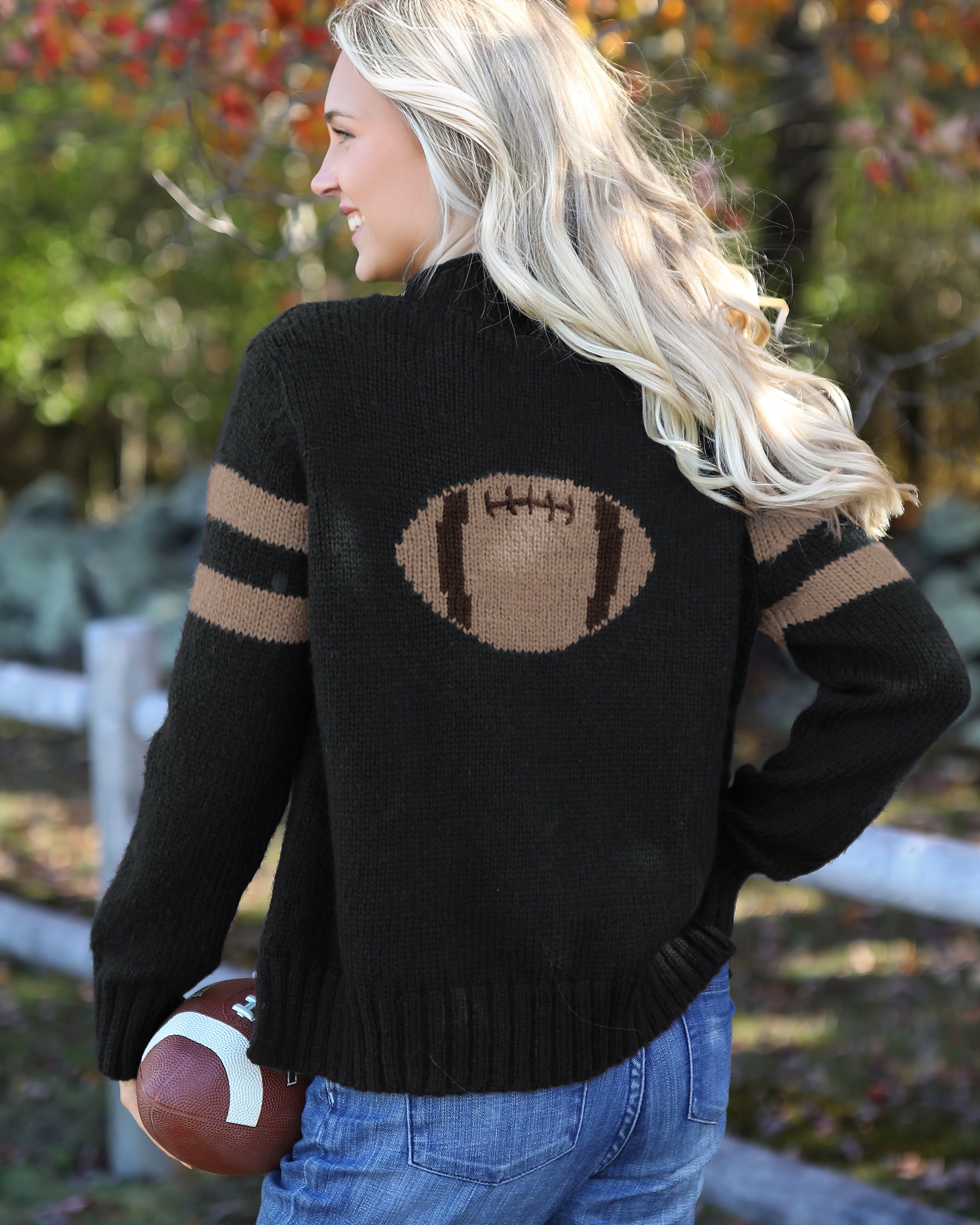 black-dark_cedar