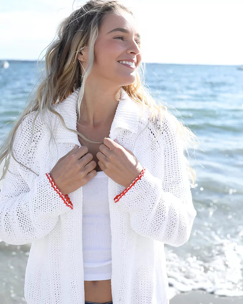 breaker-white-apple-red